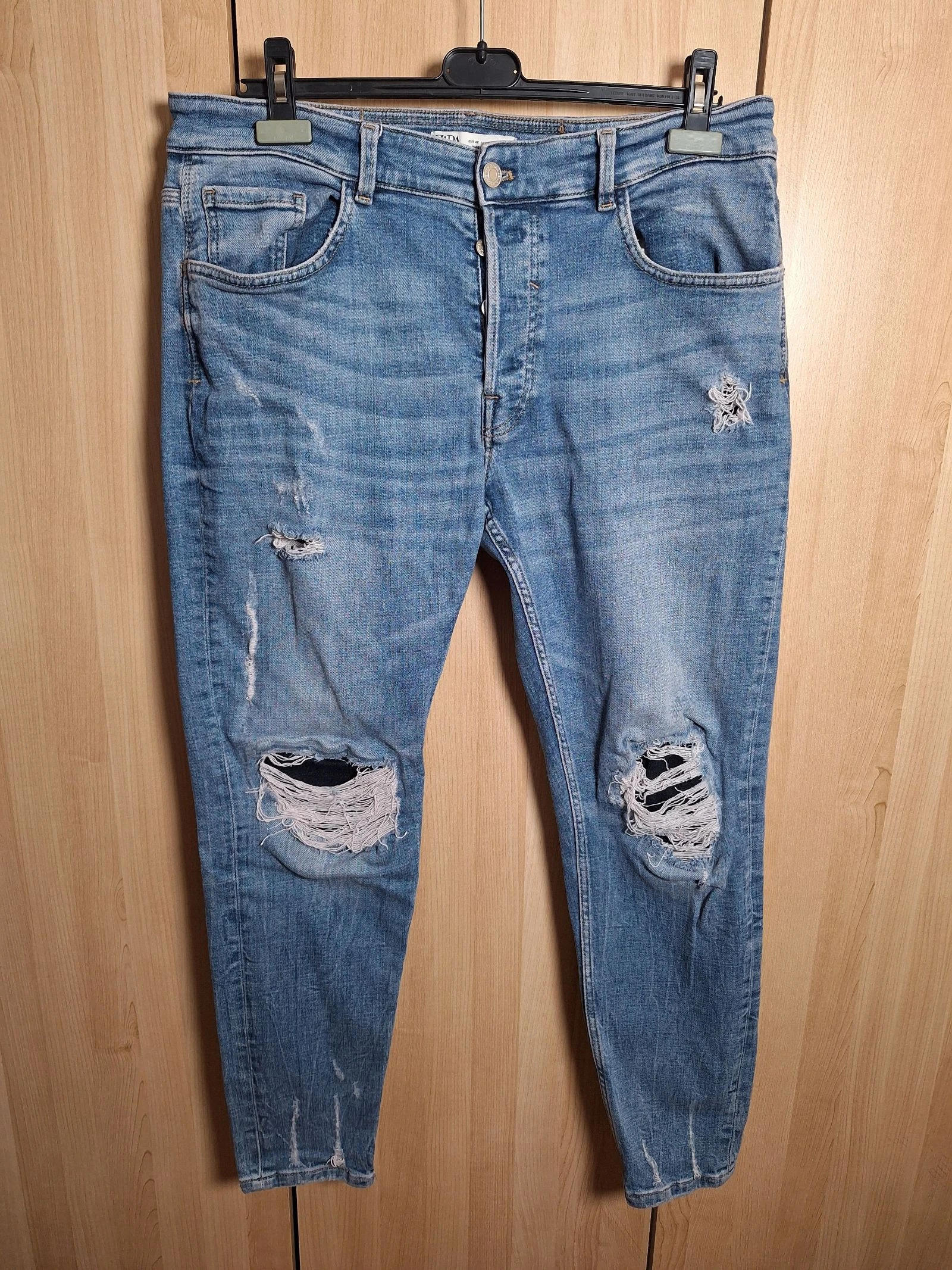 Jean Zara homme bleu clair delave effet troue taille 46 XL